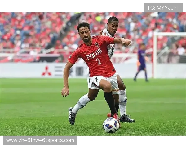 足球比赛中的球员间配合与战术默契